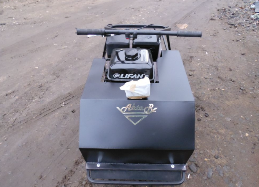 Мотобуксировщик AhtaR Зима 15 л/с с вариатором в Каспийске