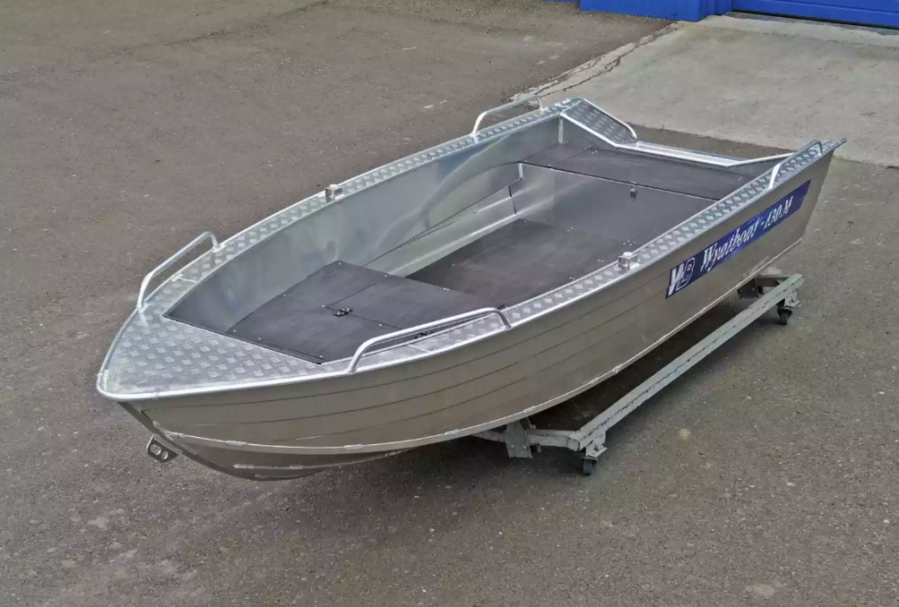 Алюминиевая лодка  Wyatboat-430М FISH в Каспийске