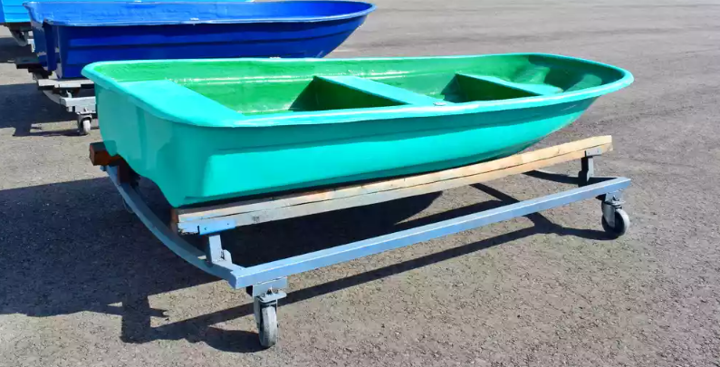 Стеклопластиковая лодка Старт (тримаран) в Каспийске