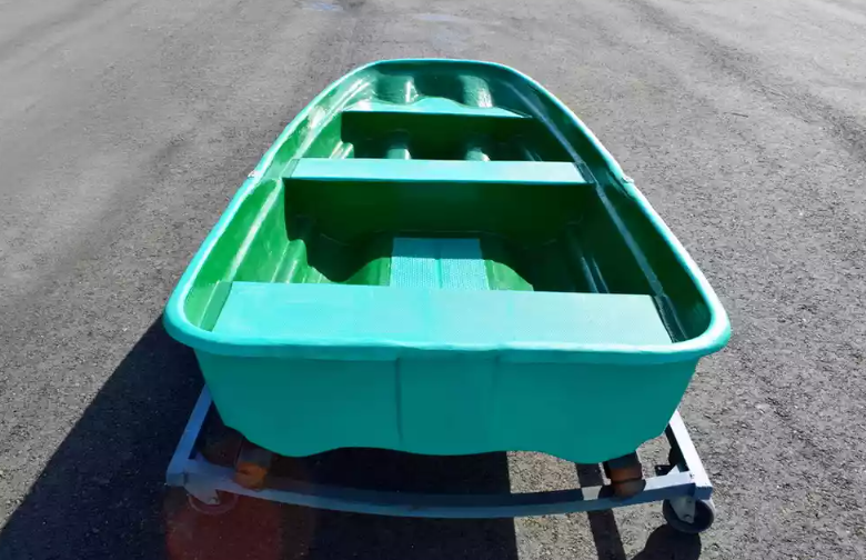 Стеклопластиковая лодка Старт (тримаран) в Каспийске