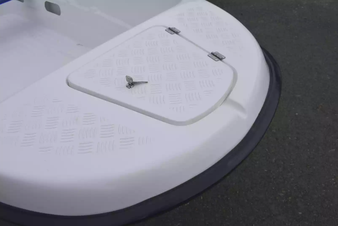 Стеклопластиковая лодка Пингвин New (тримаран) в Каспийске