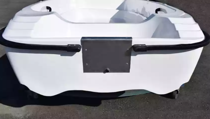 Стеклопластиковая лодка Пингвин (тримаран) в Каспийске