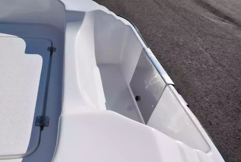 Стеклопластиковая лодка Пингвин (тримаран) в Каспийске