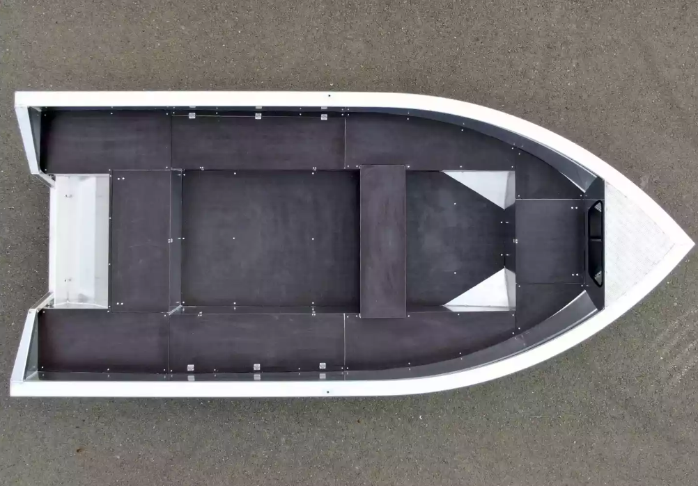 Алюминиевая лодка  Неман-420 в Каспийске