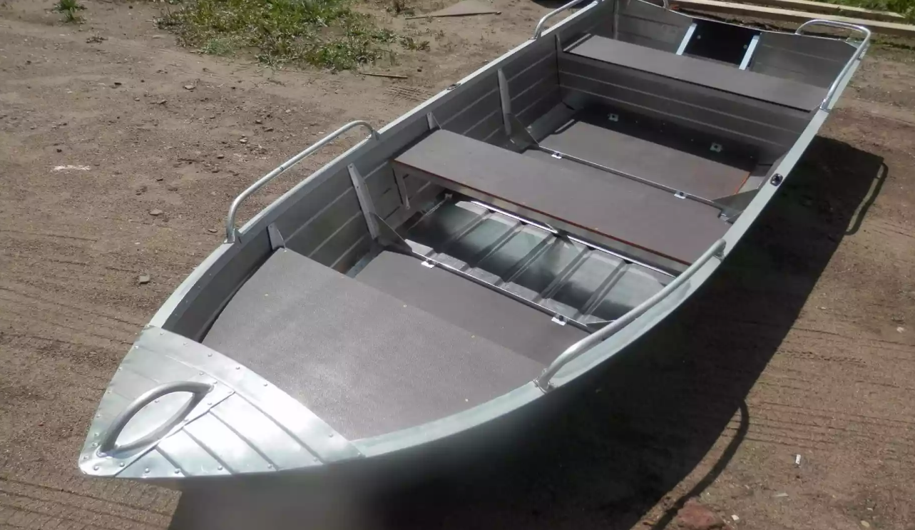 Алюминиевая лодка Вятка-Профи 32 в Каспийске