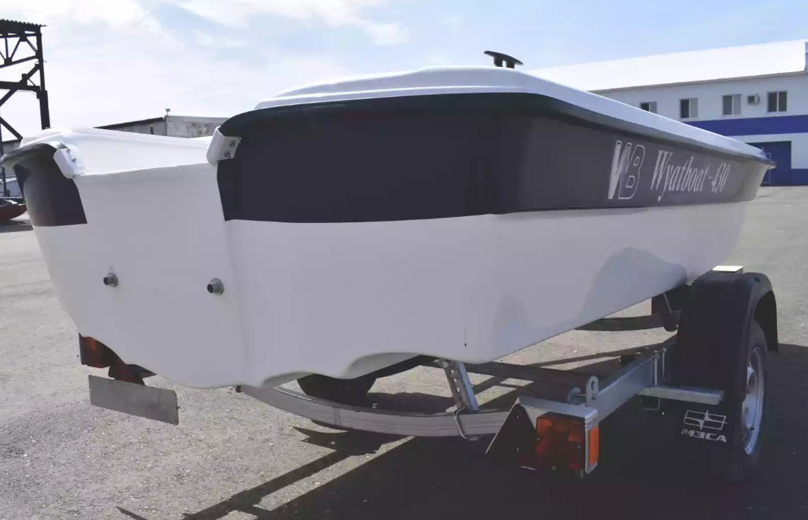 Стеклопластиковая лодка Wyatboat 430 тримаран в Каспийске