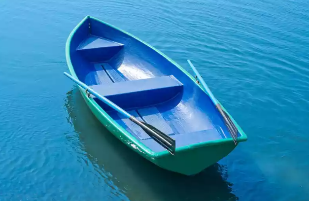 Стеклопластиковая лодка Дельфин в Каспийске