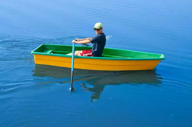Стеклопластиковая лодка Малютка в Каспийске