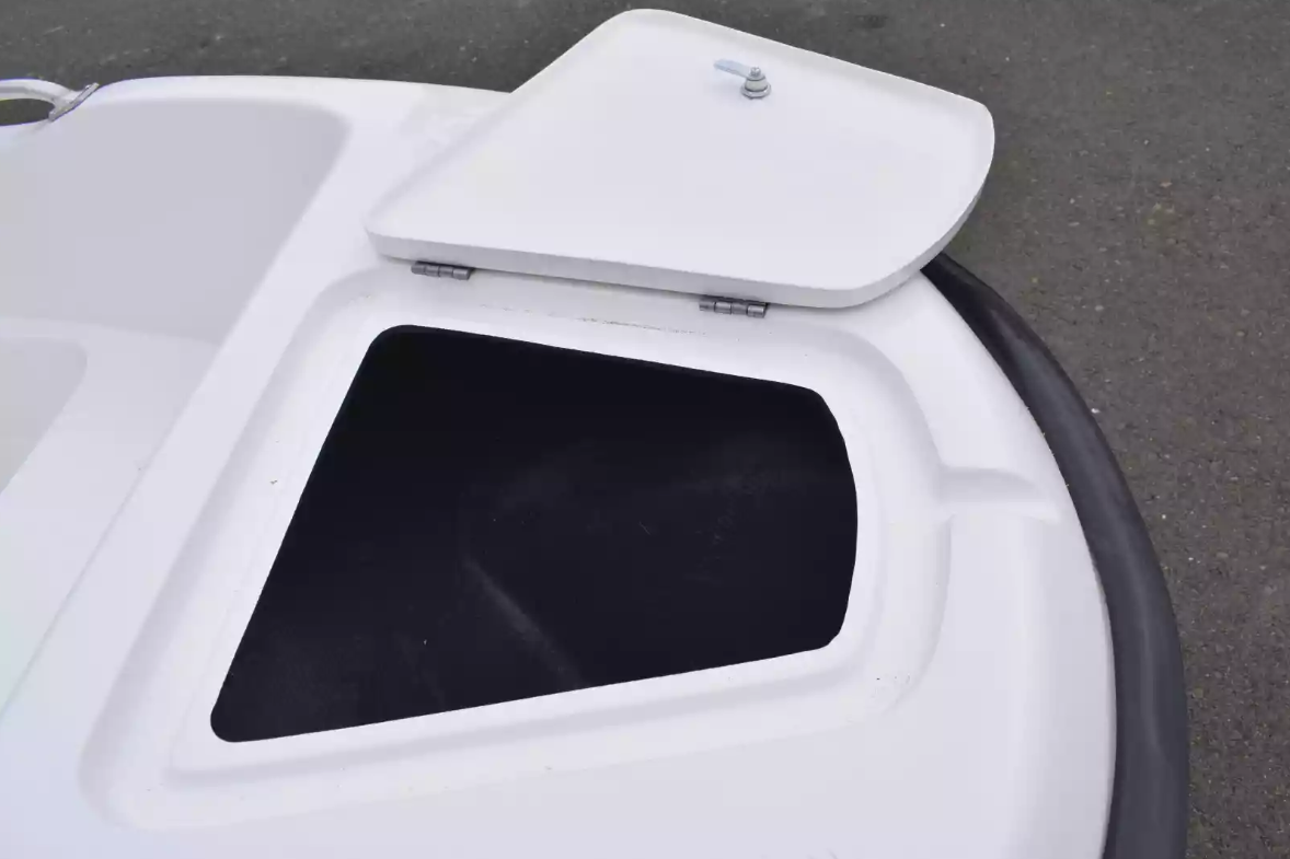 Стеклопластиковая лодка Пингвин New (тримаран) в Каспийске