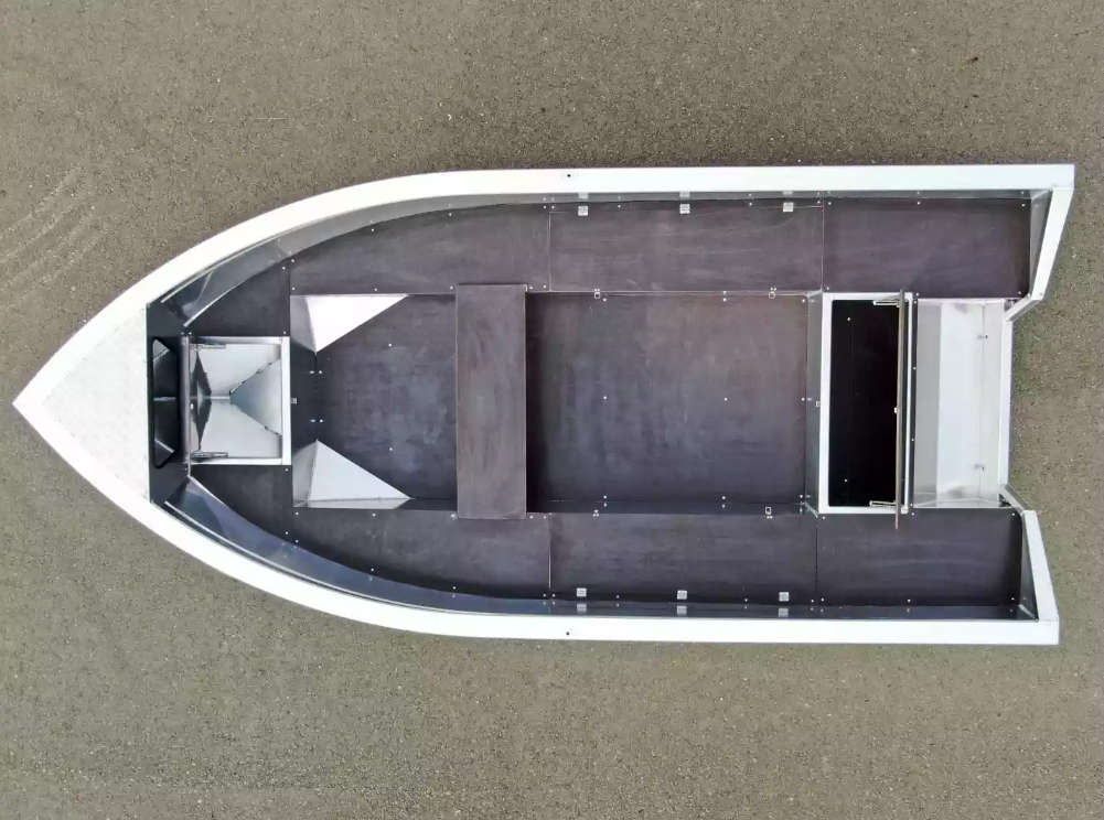 Алюминиевая лодка  Неман-420 в Каспийске