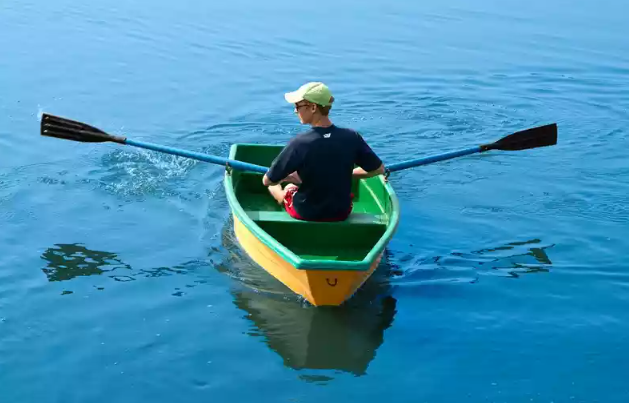 Стеклопластиковая лодка Малютка в Каспийске