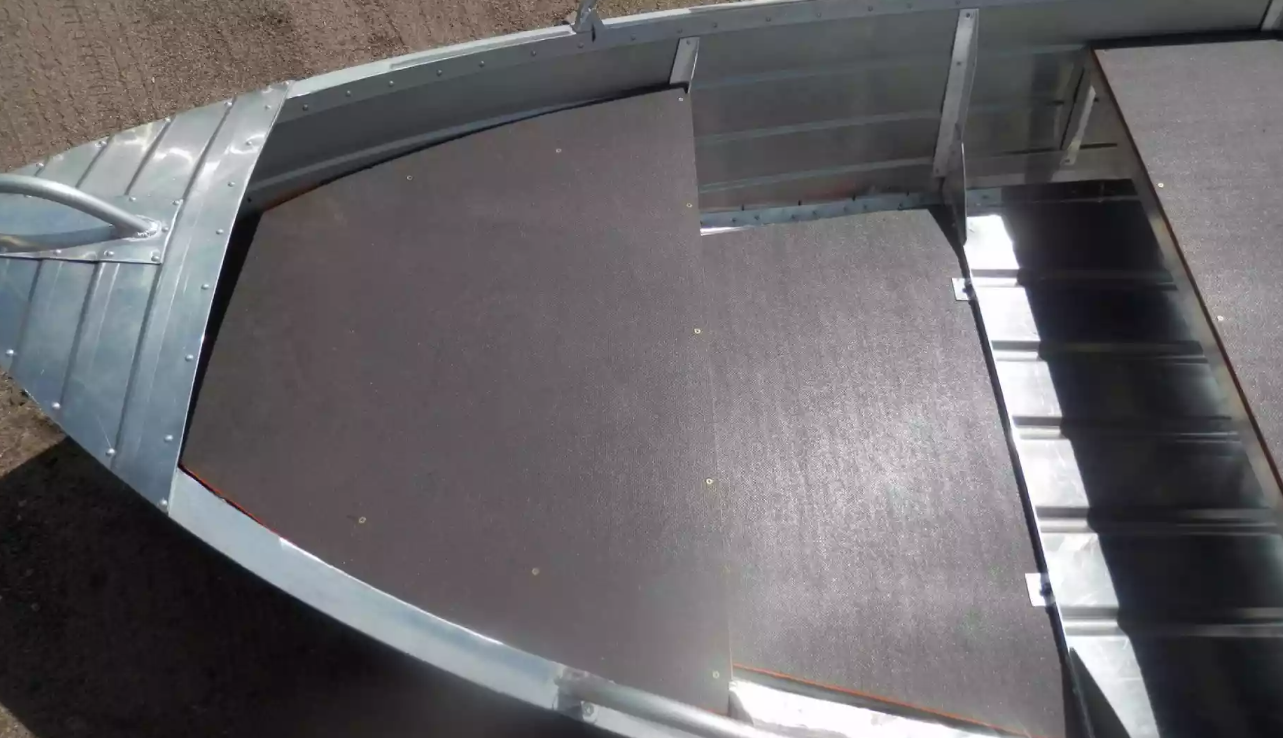 Алюминиевая лодка Вятка-Профи 32 в Каспийске