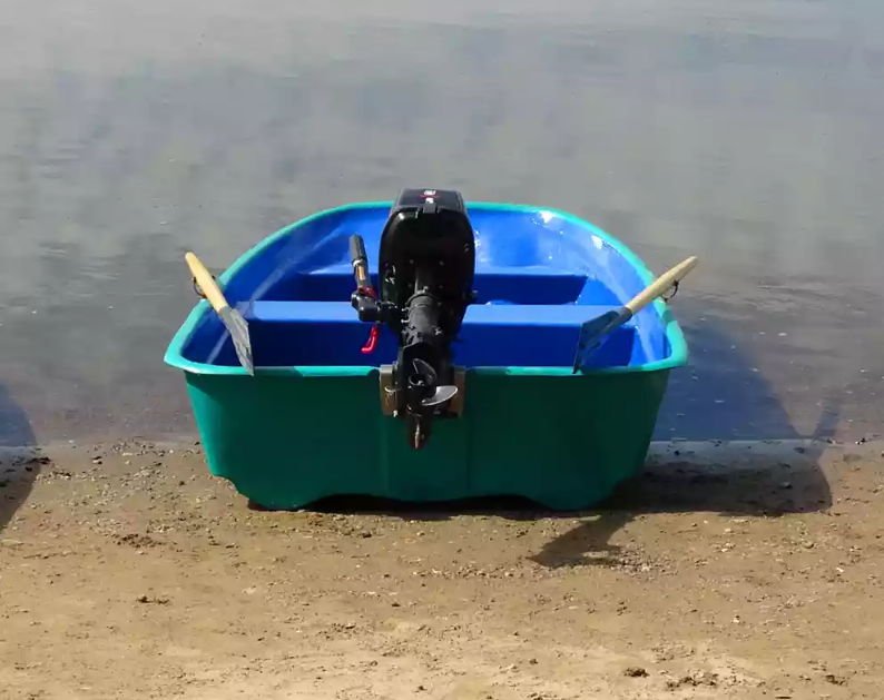 Стеклопластиковая лодка Старт (тримаран) в Каспийске