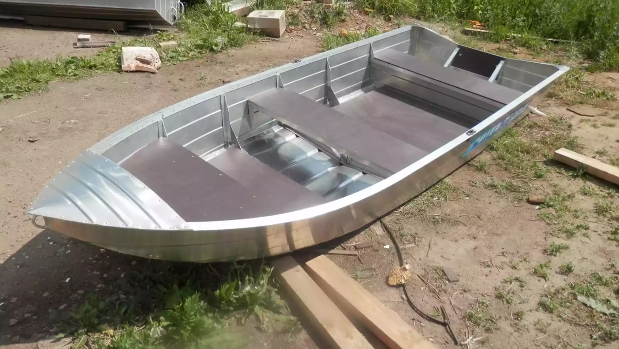 Алюминиевая лодка Вятка-Профи 32 в Каспийске