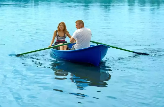 Стеклопластиковая лодка Дельфин в Каспийске