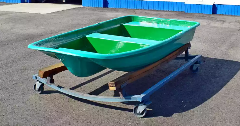 Стеклопластиковая лодка Старт (тримаран) в Каспийске