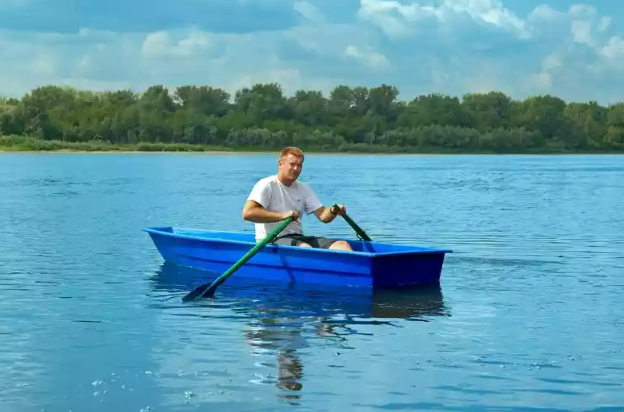 Стеклопластиковая лодка Малютка в Каспийске