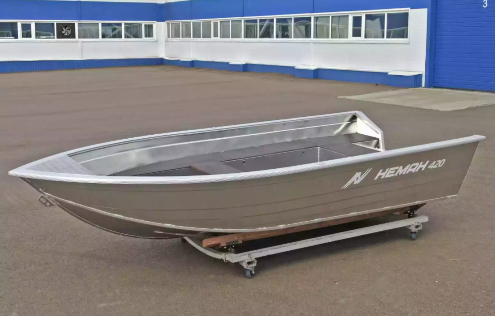Алюминиевая лодка  Неман-420 в Каспийске