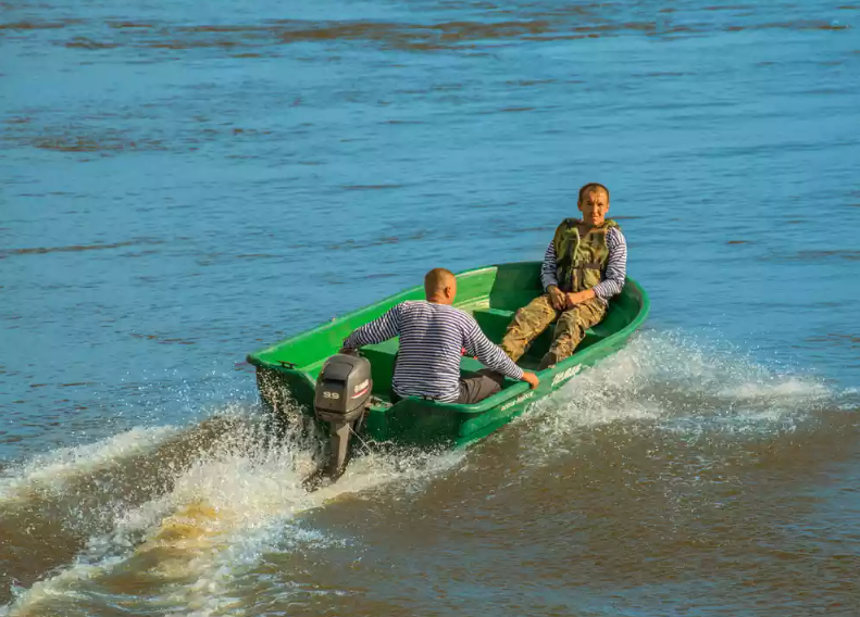 Стеклопластиковая лодка Neman-340 (тримаран) в Каспийске