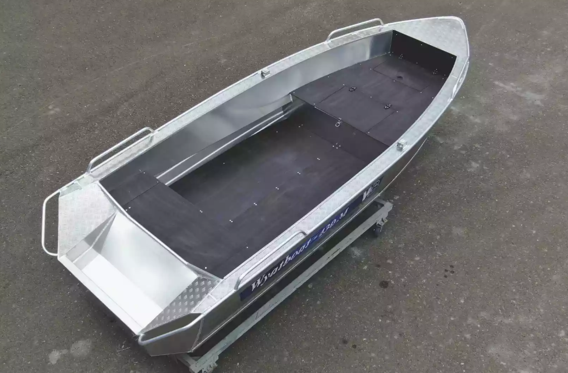 Алюминиевая лодка  Wyatboat-430М FISH в Каспийске