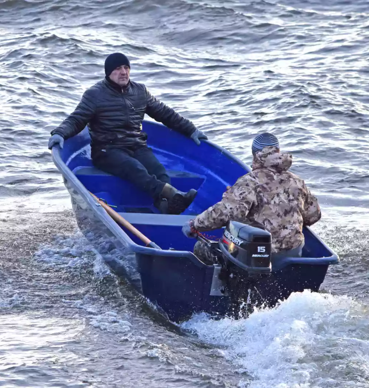 Стеклопластиковая лодка Neman-340 (тримаран) в Каспийске