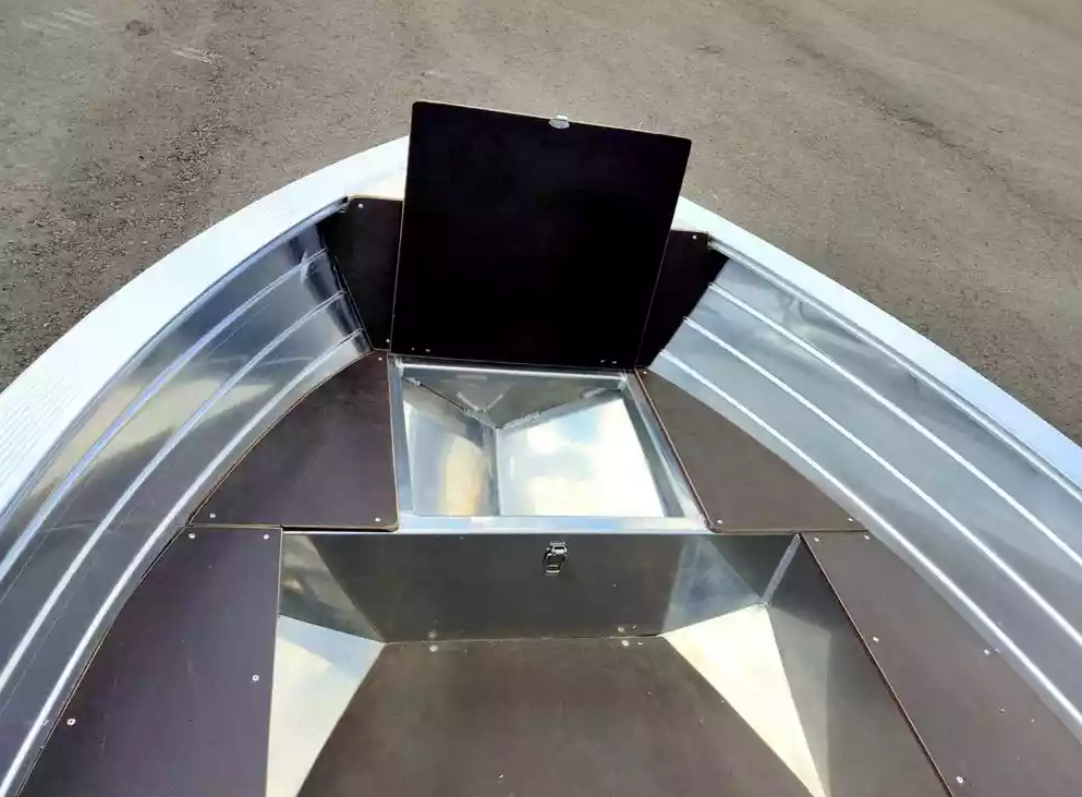 Алюминиевая лодка Неман-400 в Каспийске