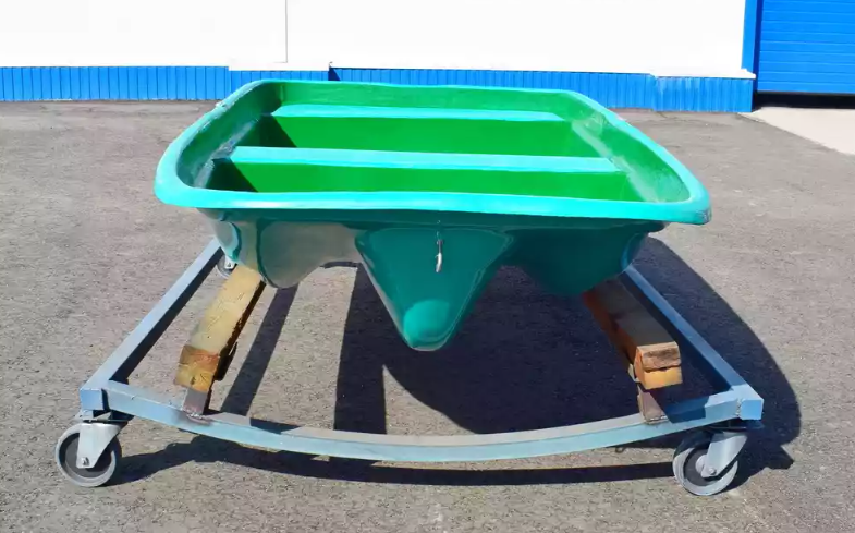 Стеклопластиковая лодка Старт (тримаран) в Каспийске