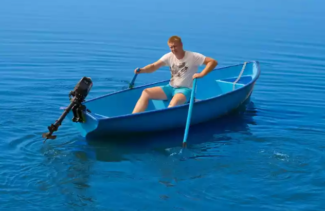 Стеклопластиковая лодка Омуль в Каспийске