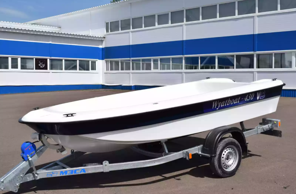 Стеклопластиковая лодка Wyatboat 430 тримаран в Каспийске