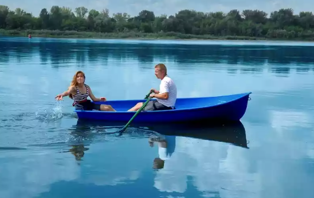 Стеклопластиковая лодка Дельфин в Каспийске