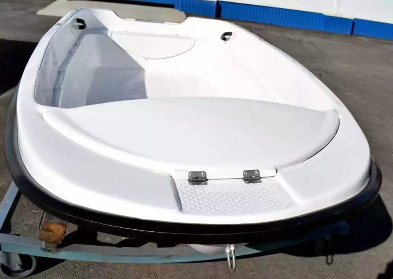 Стеклопластиковая лодка Пингвин (тримаран) в Каспийске