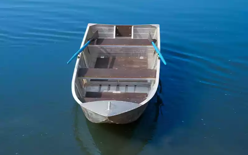 Алюминиевая лодка Вятка-Профи 37 в Каспийске