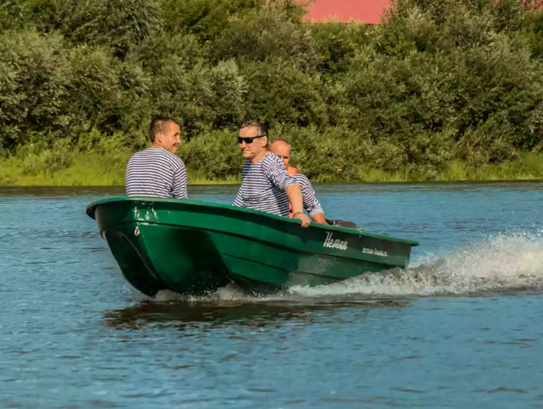Стеклопластиковая лодка Neman-340 (тримаран) в Каспийске