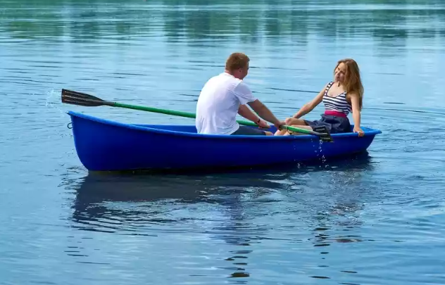 Стеклопластиковая лодка Дельфин в Каспийске