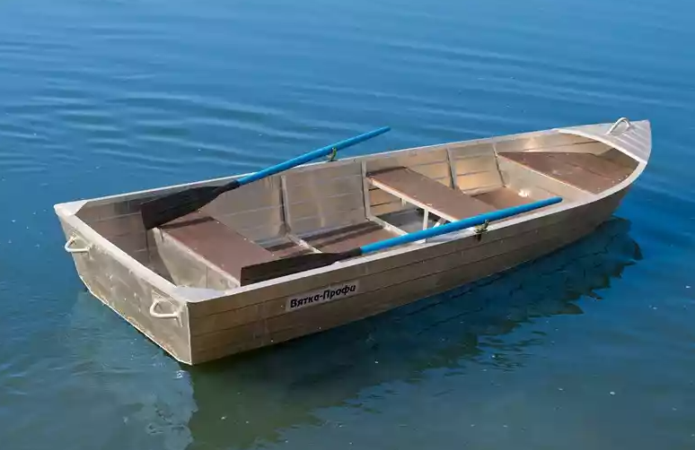 Алюминиевая лодка Вятка-Профи 32 в Каспийске