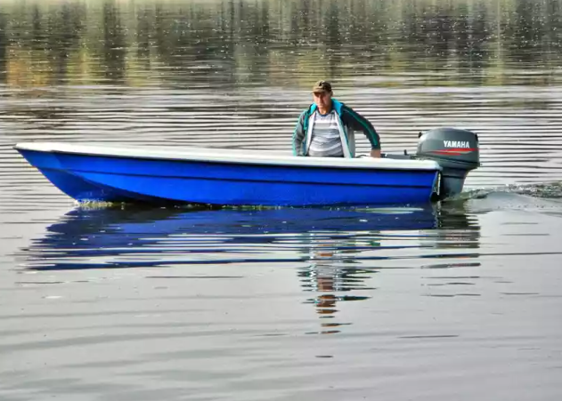 Стеклопластиковая лодка Wyatboat 430 тримаран в Каспийске