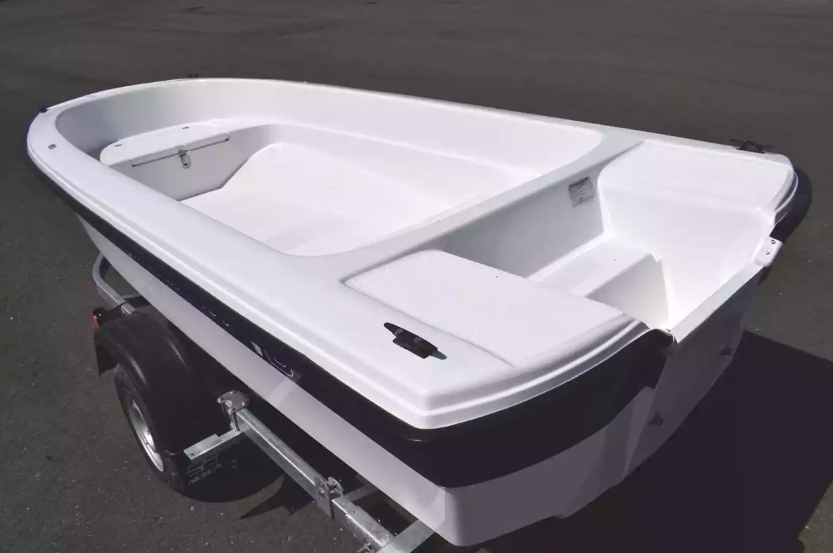 Стеклопластиковая лодка Wyatboat 430 тримаран в Каспийске