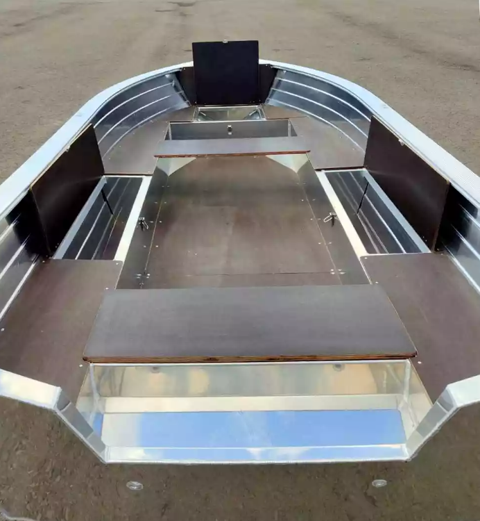 Алюминиевая лодка Неман-400 в Каспийске