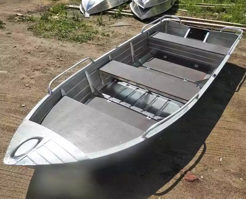 Алюминиевая лодка Вятка-Профи 37 в Каспийске