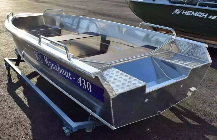 Алюминиевая лодка  Wyatboat-430 Р в Каспийске