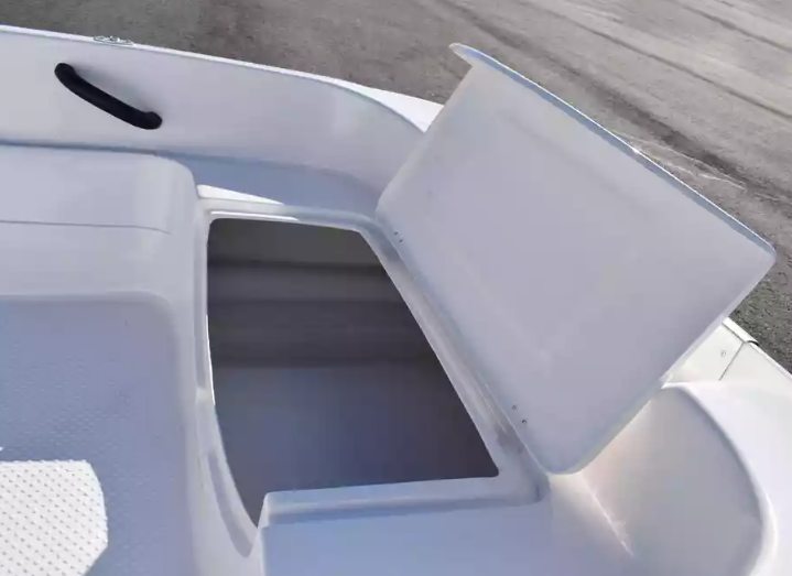 Стеклопластиковая лодка Пингвин (тримаран) в Каспийске