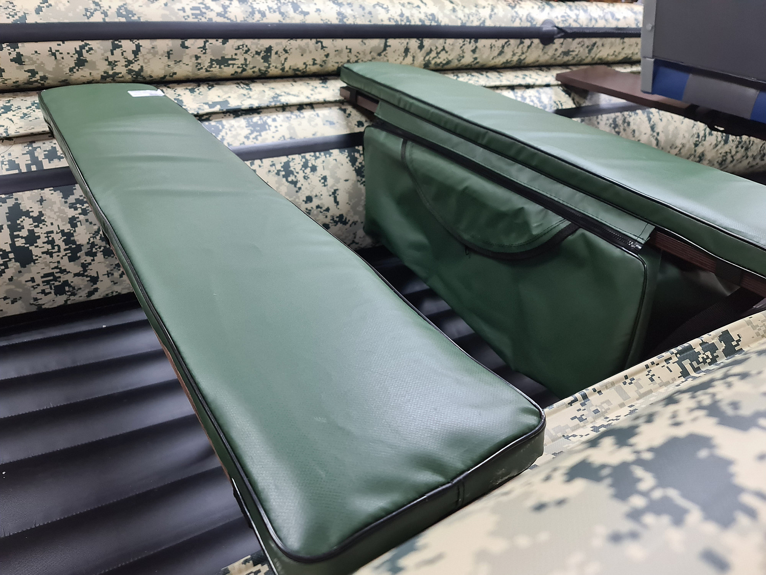 КОМПЛЕКТ МЯГКИХ НАКЛАДОК С СУМКОЙ ДЛЯ ЛОДОК 110Х20 ЗЕЛЕНЫЙ в Каспийске